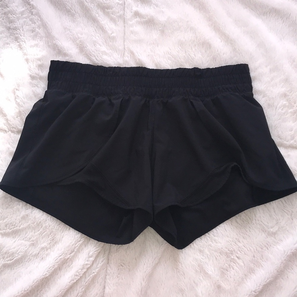 Lululemon 2.5” Shorts